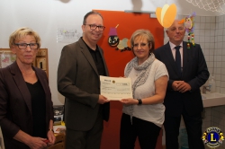 Lionsclub WSF Checkuebergabe Schlossgartenschule 05